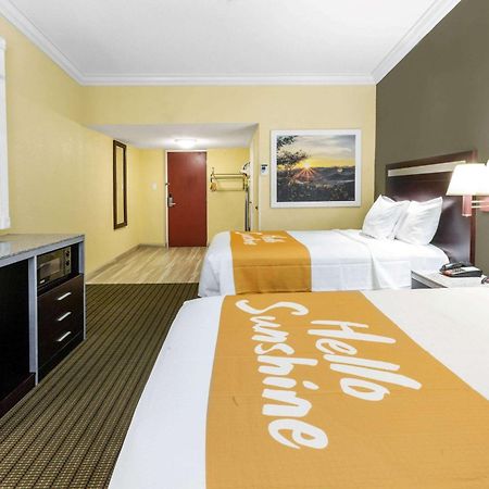 Days Inn By Wyndham Nanuet / Spring Valley Ngoại thất bức ảnh