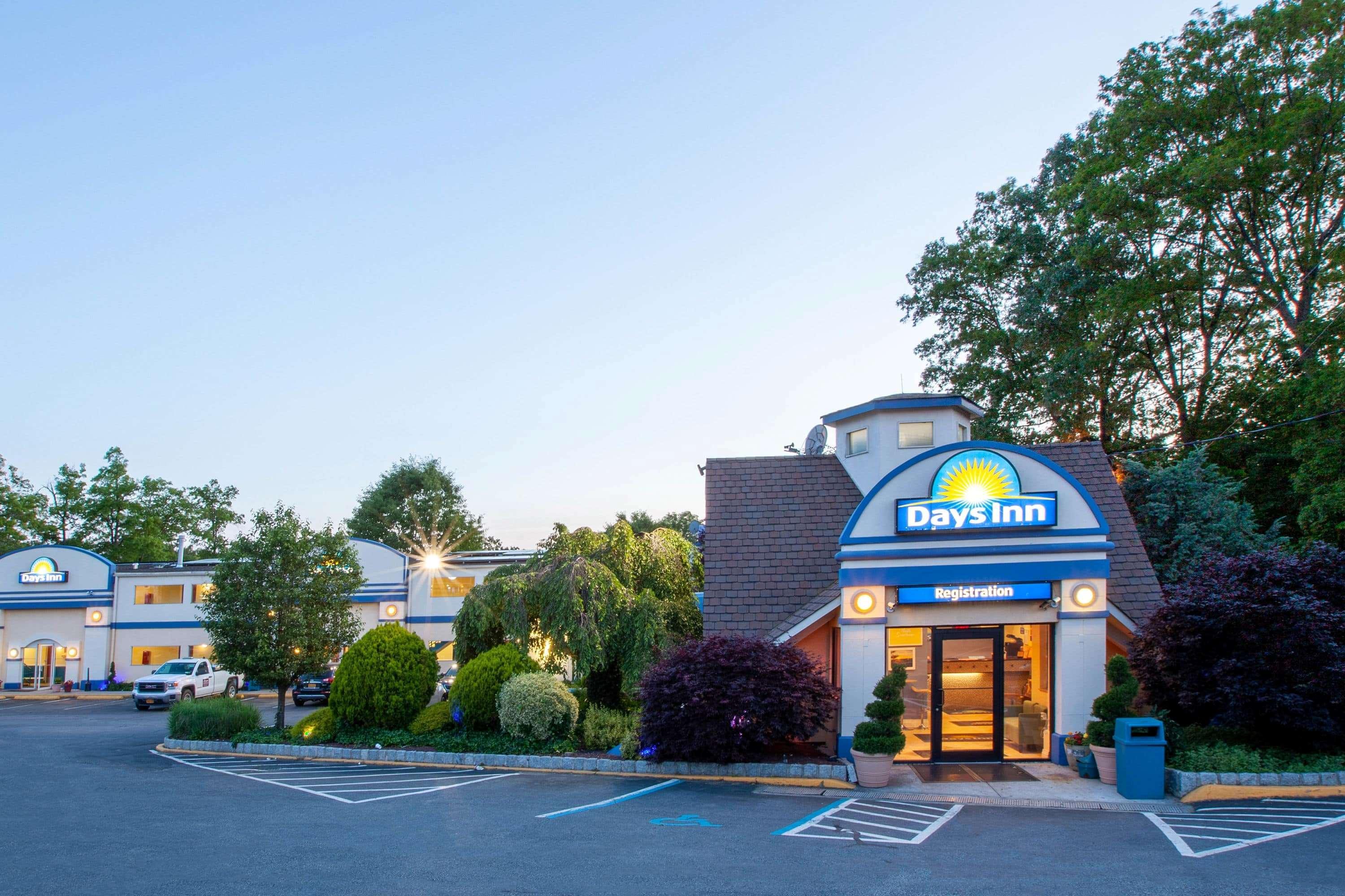 Days Inn By Wyndham Nanuet / Spring Valley Ngoại thất bức ảnh